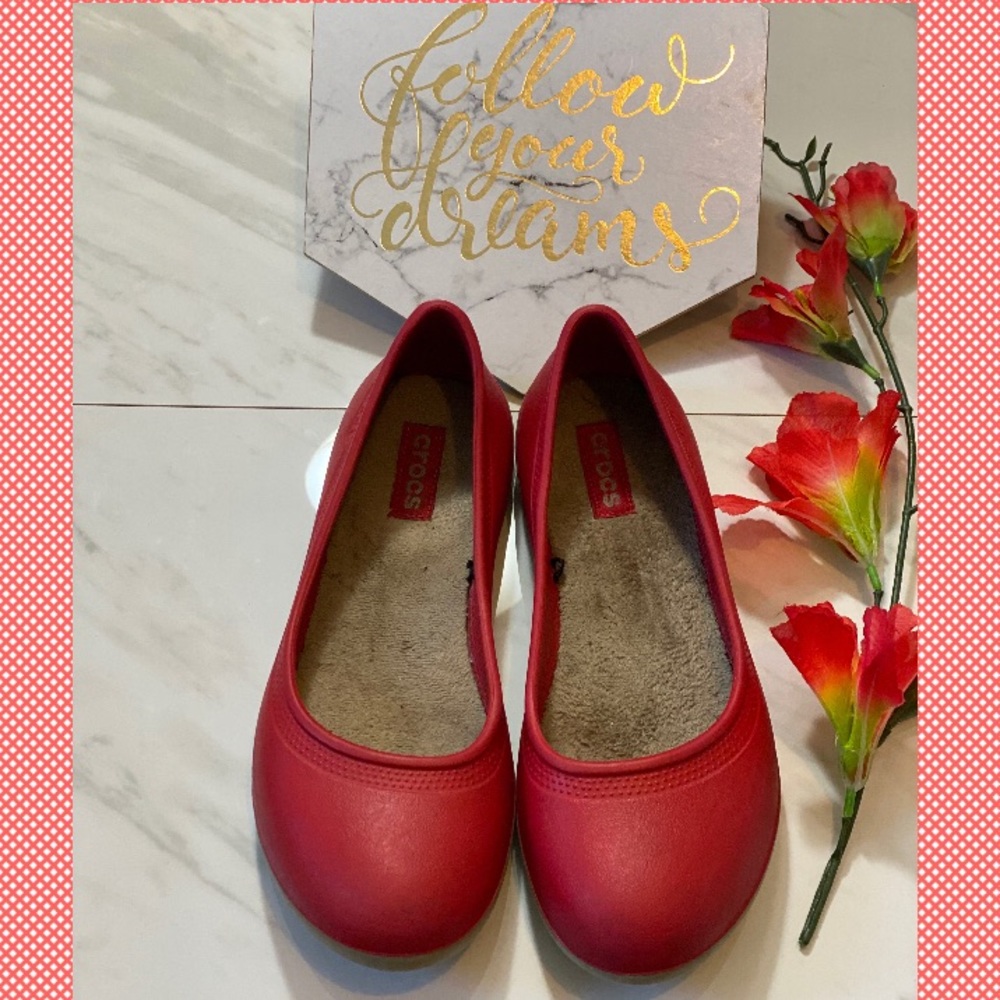 Croc Women’s Red Ballet Slip-On Shoes Size 8